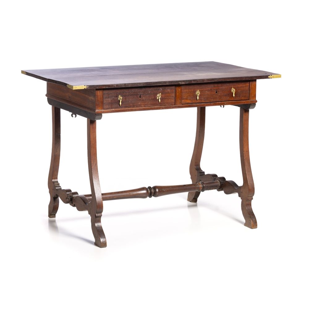 Mesa estilo filipina em pau-santo - Século XIX