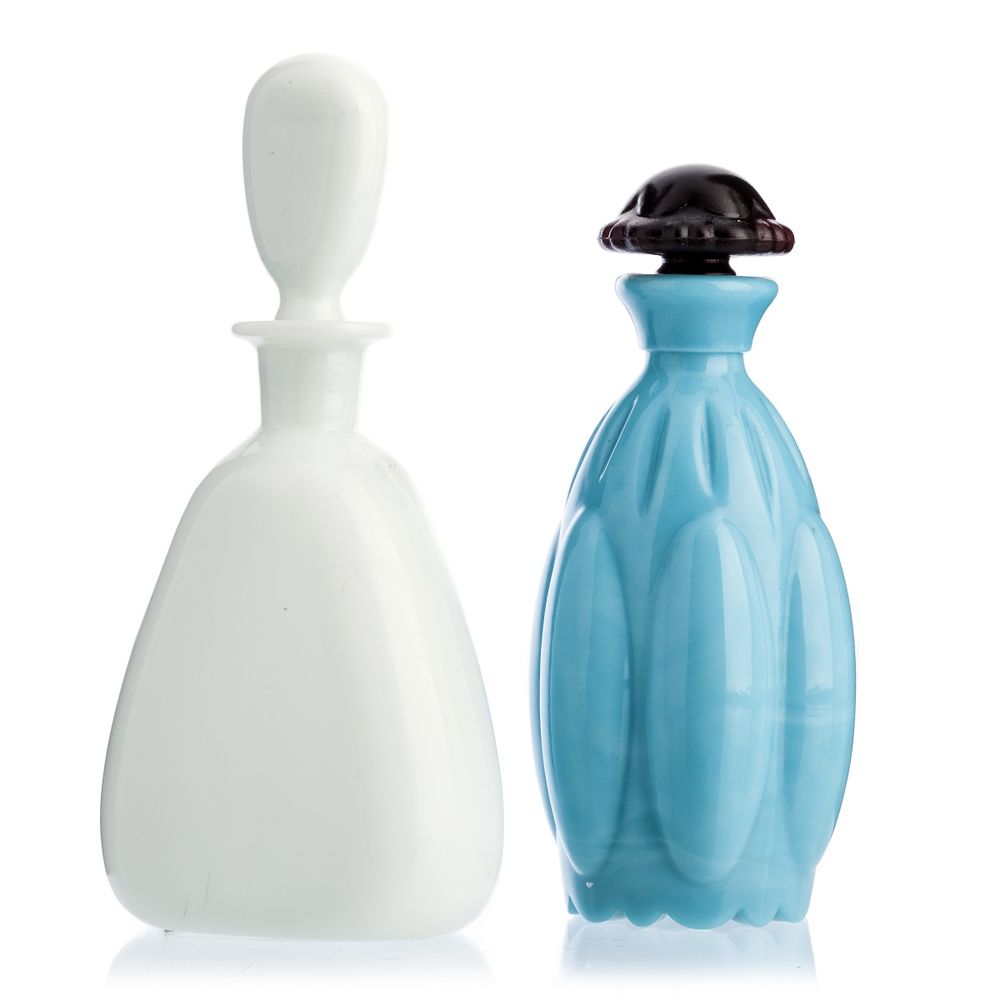 Cristal e vidro - Lote dois frascos de perfume em vidro opalino