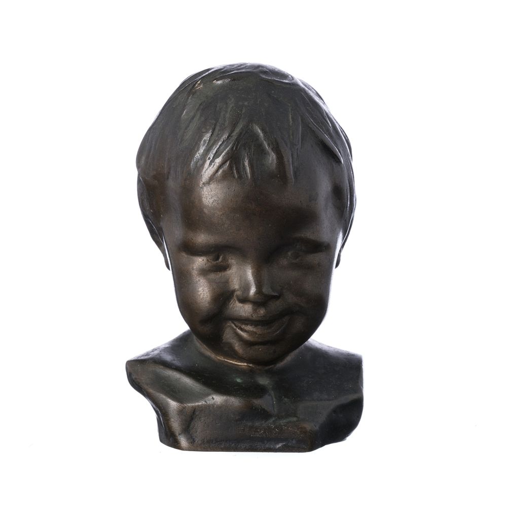 Busto de menino em bronze - P. de Chirico (assinada)