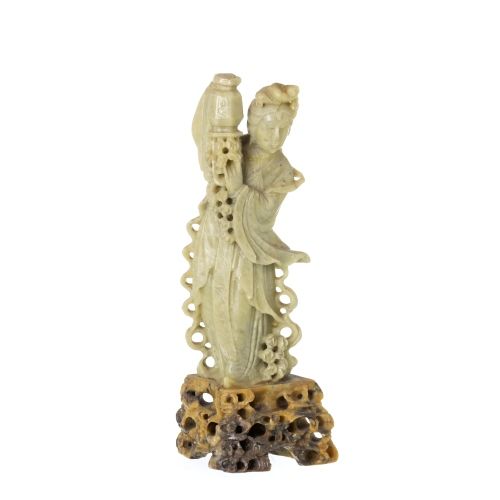 Escultura Oriental - Divindade feminina em pedra de sabão