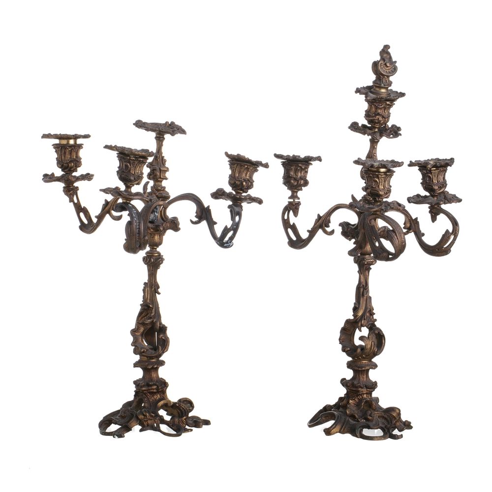 Par de candelabros em bronze dourado Luís XV - Século XIX