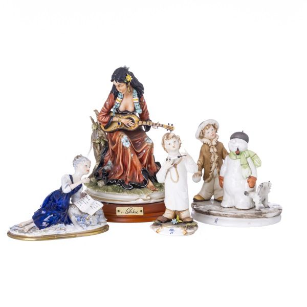 Três esculturas e grupo escultórico - Capodimonte