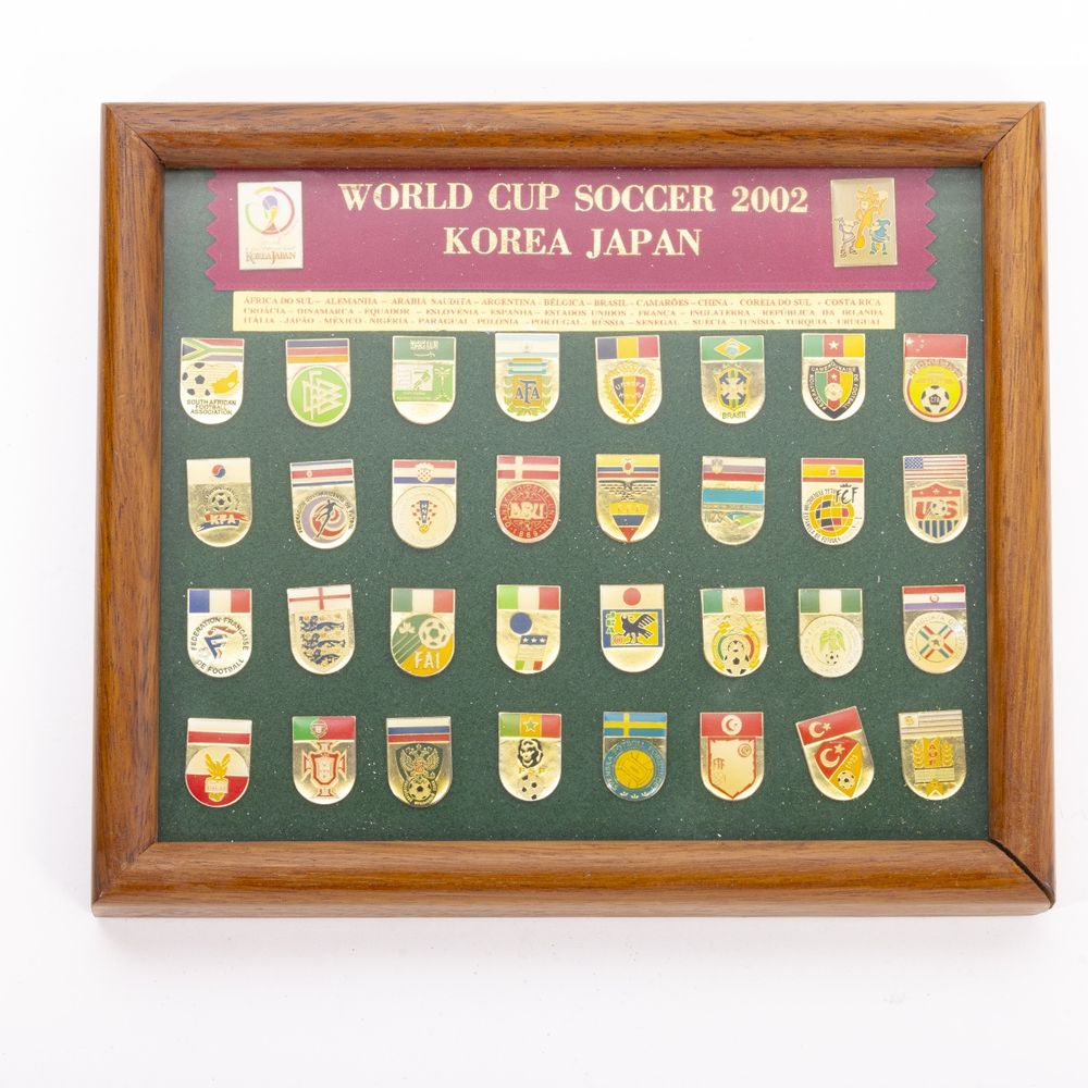 Colecionismo desportivo - Colecção de pins emblemas e crachás - 32