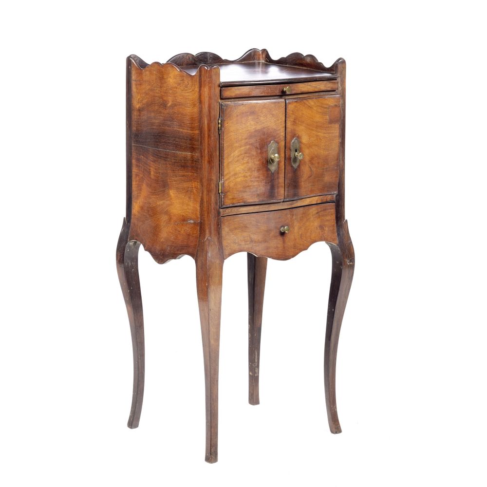 Mesa de cabeceira D. José em pau-santo - Século XVIII
