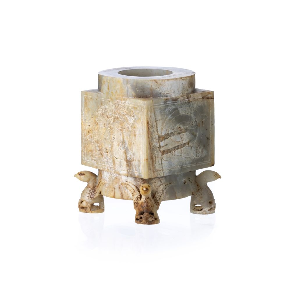 Escultura Oriental - Jarra 'arcaica' em jade