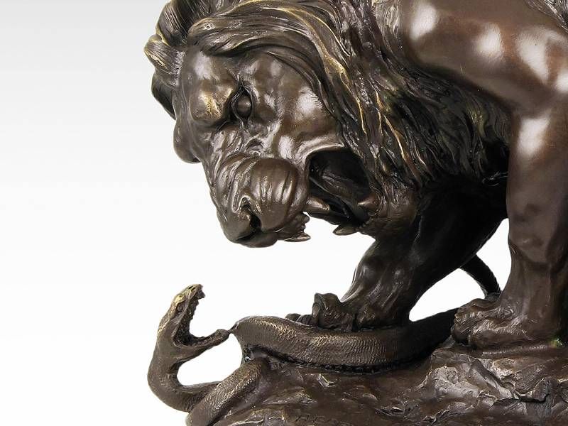 Escultura de bronze - Leão e cobra