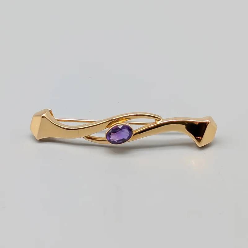 Broche em ouro com Lila Sten 18 quilates 2.76 gramas 52mm
