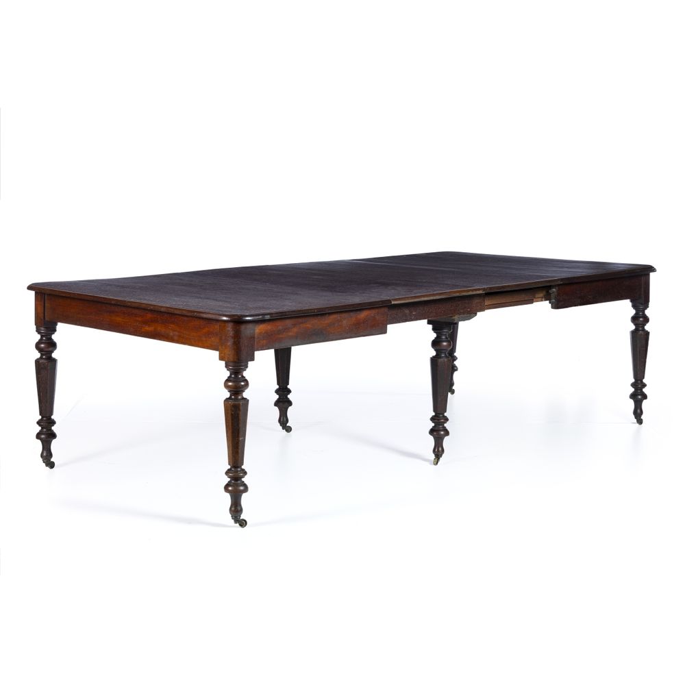 Moveis - Mesa de sala de jantar em vinhático - Século XIX