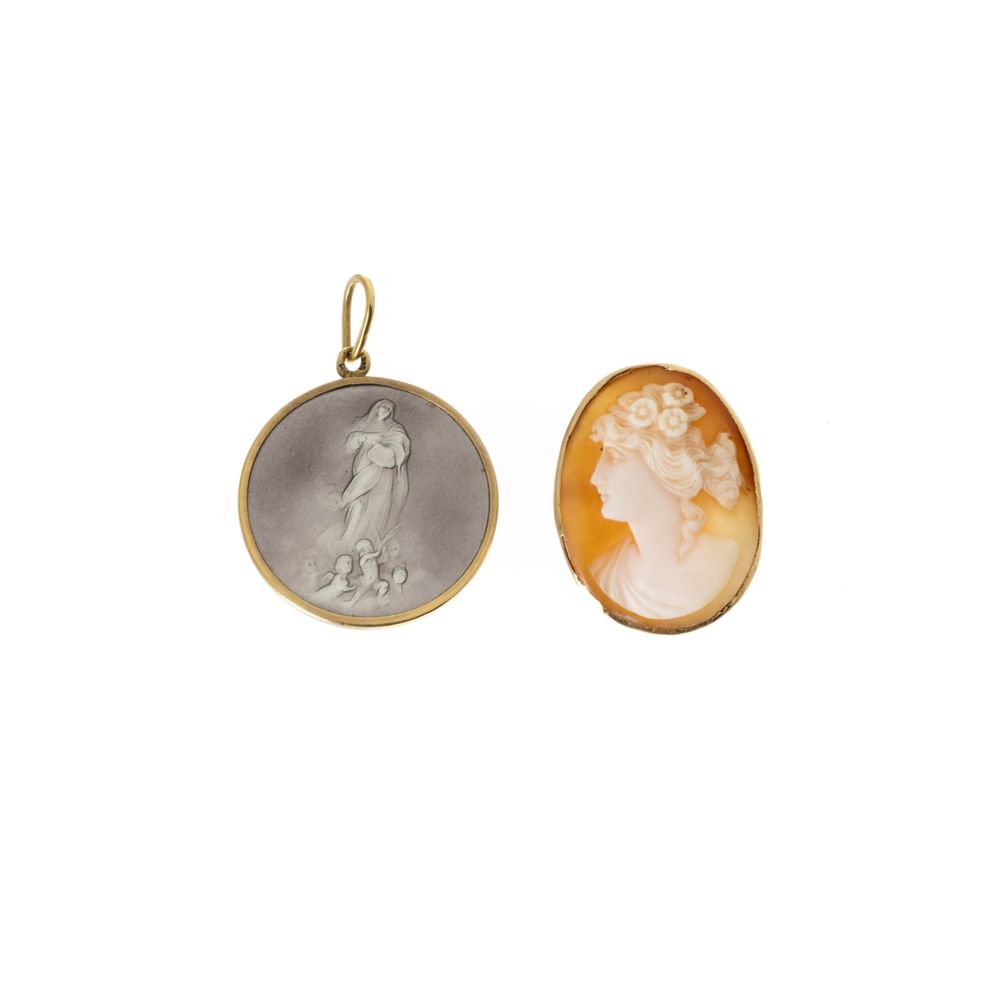 Dois pendentes com ouro 19.2K - Século XIX