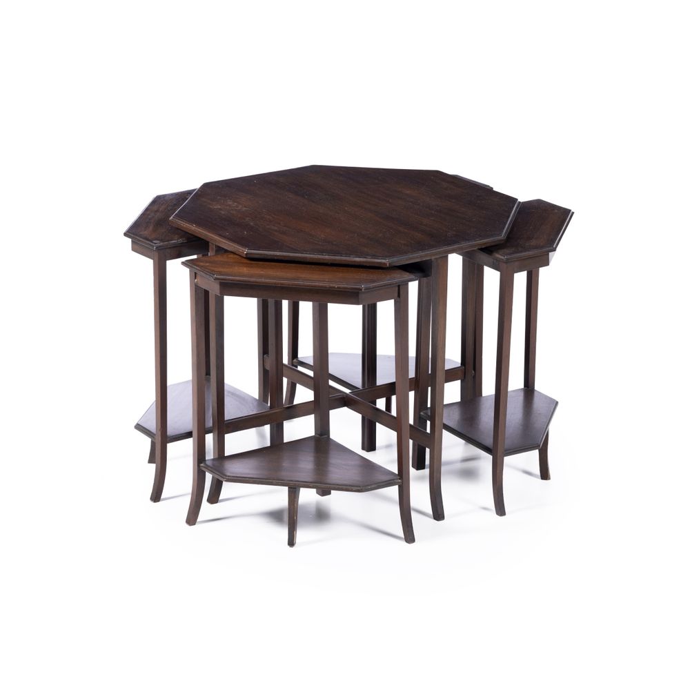 Móveis - Mesa de apoio com tampo oitavado com 4 cadeiras