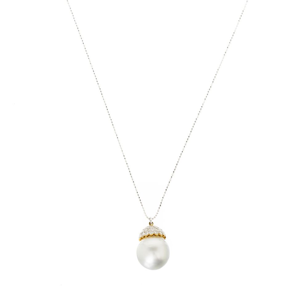 Fio com pendente em ouro 18K, pérola e diamantes